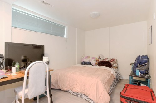 21727 Ridgeway Crescent, Maple Ridge, BC - Indoor Photo Showing Bedroom