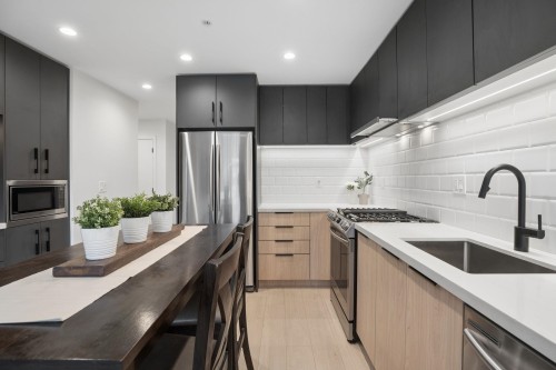 413-3038 St George Street  Port Moody, BC V3H 0L3