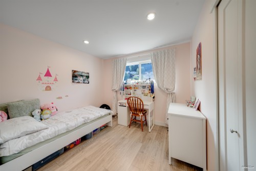 1047 Spar Drive, Coquitlam, BC - Indoor Photo Showing Bedroom