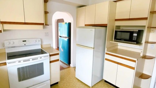 2308 Jefferson Avenue, West Vancouver, BC - Indoor Photo Showing Kitchen