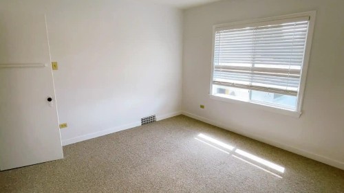 2308 Jefferson Avenue, West Vancouver, BC - Indoor Photo Showing Other Room