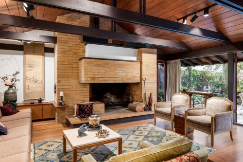 6821 Laurel Street, Vancouver, BC - Indoor Photo Showing Living Room With Fireplace
