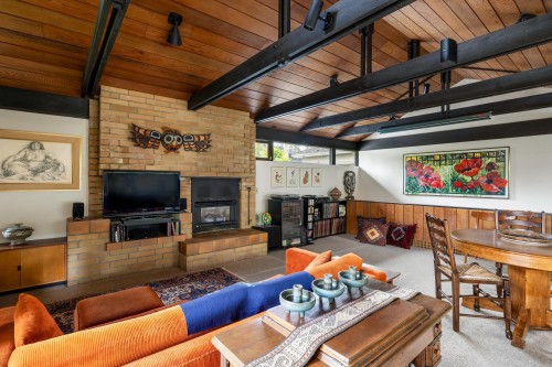 6821 Laurel Street, Vancouver, BC - Indoor Photo Showing Living Room With Fireplace