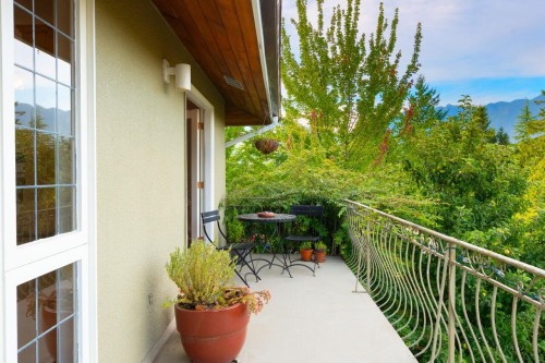 805 Younette Drive, West Vancouver, BC - Outdoor