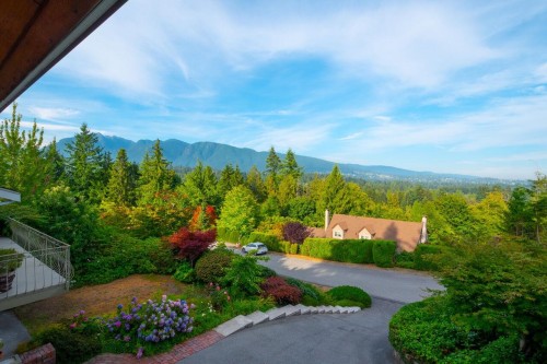 805 Younette Drive, West Vancouver, BC - Outdoor With View