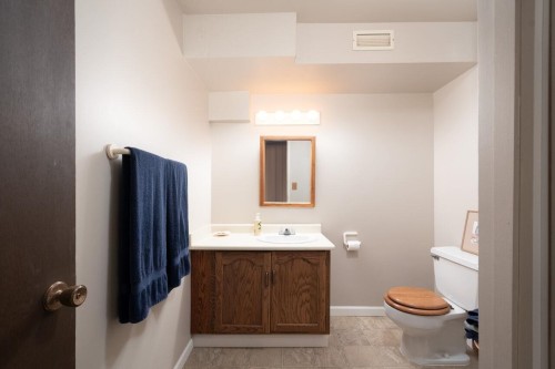 805 Younette Drive, West Vancouver, BC - Indoor Photo Showing Bathroom