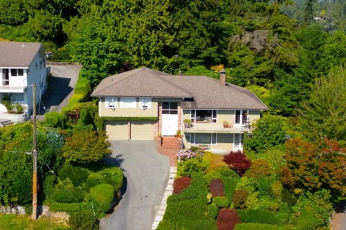 805 Younette Drive, West Vancouver, BC - Outdoor