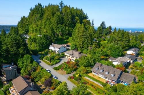 805 Younette Drive, West Vancouver, BC - Outdoor With View