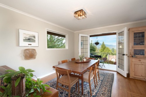 805 Younette Drive, West Vancouver, BC - Indoor Photo Showing Dining Room