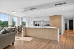 807-1500 Fern Street  North Vancouver, BC V7J 0E6