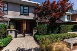 204-1055 Ridgewood Drive  North Vancouver, BC V7R 0A5