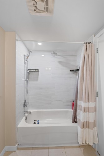 3003-1178 Heffley Crescent, Coquitlam, BC - Indoor Photo Showing Bathroom