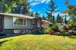 517 Ailsa Avenue  Port Moody, BC V3H 1A5