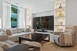 2781 Library Lane  North Vancouver, BC V7J 0C6