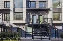 242-1014 47th Avenue W Vancouver, BC V6M 0E3