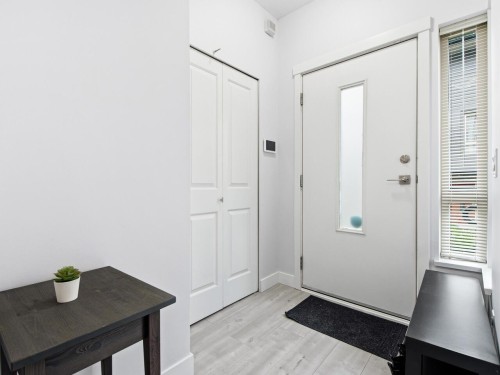 32-9229 University Crescent, Burnaby, BC - Indoor Photo Showing Other Room