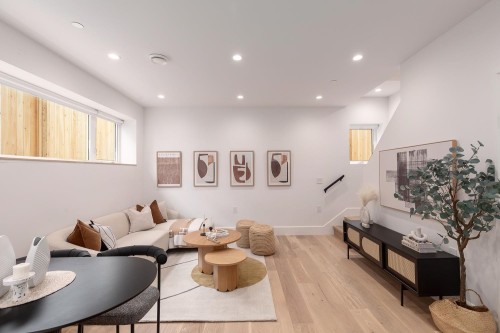851 19Th Avenue E, Vancouver, BC - Indoor
