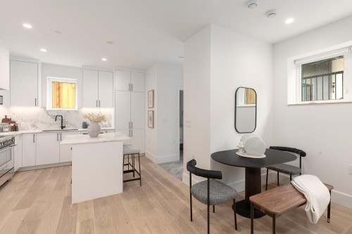 851 19Th Avenue E, Vancouver, BC - Indoor