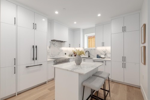 851 19Th Avenue E, Vancouver, BC - Indoor Photo Showing Kitchen With Upgraded Kitchen