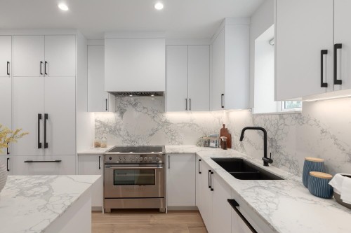 851 19Th Avenue E, Vancouver, BC - Indoor Photo Showing Kitchen With Double Sink With Upgraded Kitchen
