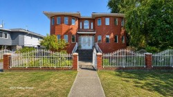 4925 Sidley Street Burnaby, BC V5J 1T6