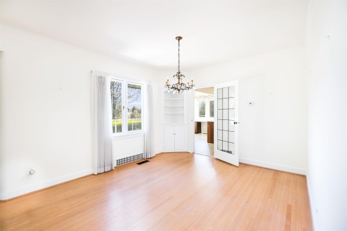 4888 Narvaez Drive, Vancouver, BC - Indoor Photo Showing Living Room With Fireplace