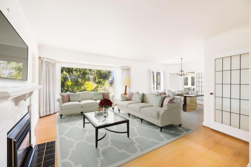 4888 Narvaez Drive, Vancouver, BC - Indoor Photo Showing Living Room