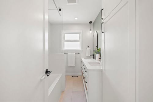 5301 10A Avenue, Delta, BC - Indoor Photo Showing Other Room