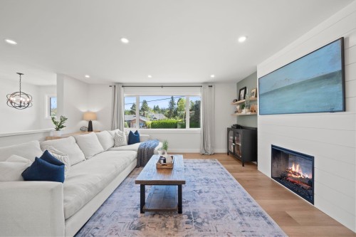 5301 10A Avenue, Delta, BC - Indoor Photo Showing Living Room With Fireplace