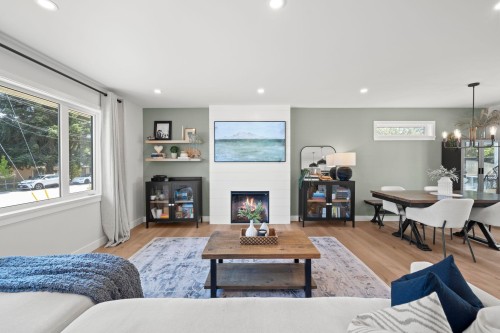 5301 10A Avenue, Delta, BC - Indoor Photo Showing Living Room With Fireplace