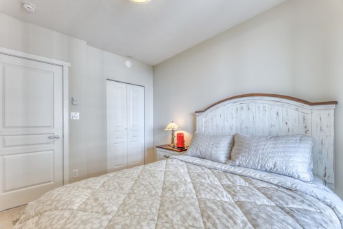 2203-3096 Windsor Gate, Coquitlam, BC - Indoor Photo Showing Bedroom