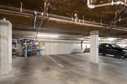 112-4955 River Road, Delta, BC - Indoor Photo Showing Garage