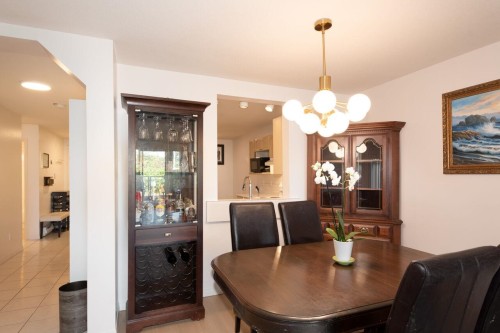 112-4955 River Road, Delta, BC - Indoor Photo Showing Dining Room