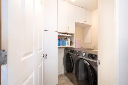 112-4955 River Road, Delta, BC - Indoor Photo Showing Laundry Room