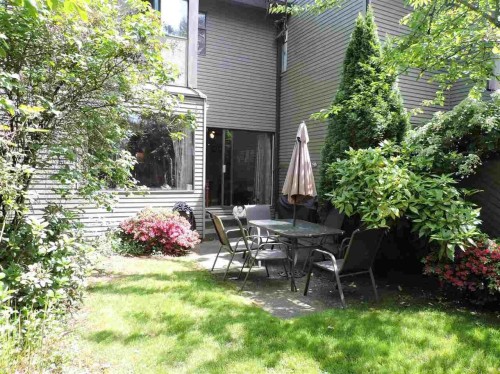 1147 Montroyal Boulevard, North Vancouver, BC - Outdoor With Deck Patio Veranda