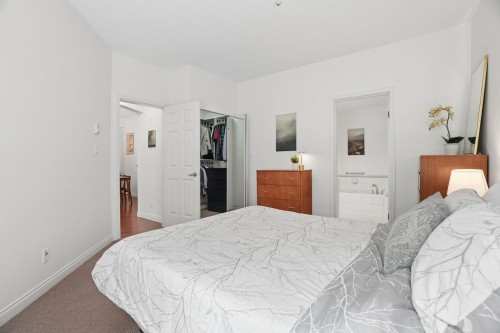 116-5835 Hampton Place, Vancouver, BC - Indoor Photo Showing Bedroom