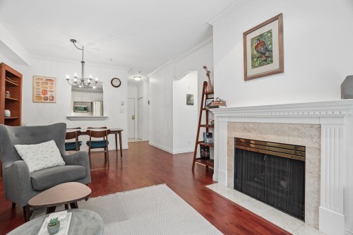 116-5835 Hampton Place, Vancouver, BC - Indoor Photo Showing Living Room With Fireplace