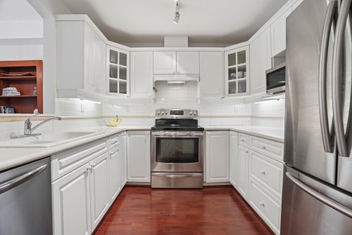 116-5835 Hampton Place, Vancouver, BC - Indoor Photo Showing Kitchen With Stainless Steel Kitchen With Upgraded Kitchen