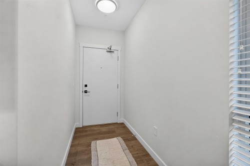 103-707 Como Lake Avenue, Coquitlam, BC - Indoor Photo Showing Other Room