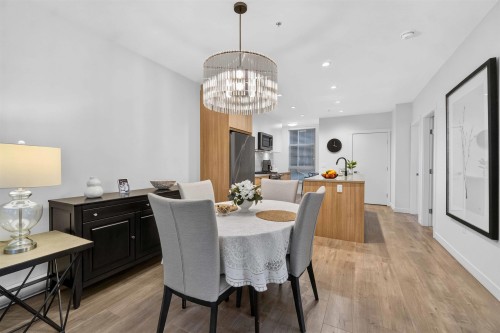 103-707 Como Lake Avenue, Coquitlam, BC - Indoor Photo Showing Dining Room