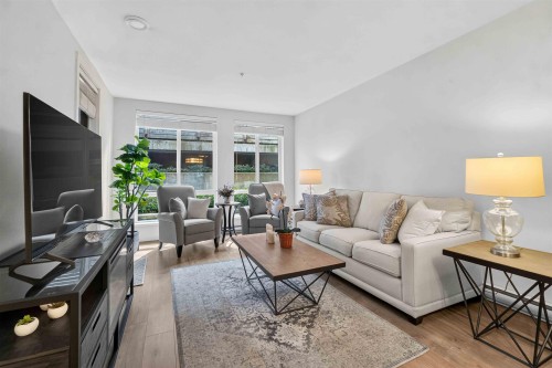 103-707 Como Lake Avenue, Coquitlam, BC - Indoor Photo Showing Living Room