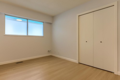 3492 49Th Avenue E, Vancouver, BC - Indoor Photo Showing Other Room