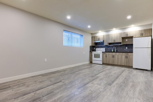 3492 49Th Avenue E, Vancouver, BC - Indoor Photo Showing Kitchen