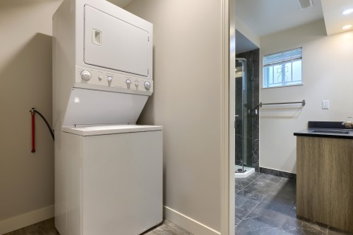3492 49Th Avenue E, Vancouver, BC - Indoor Photo Showing Laundry Room