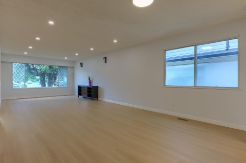 3492 49Th Avenue E, Vancouver, BC - Indoor Photo Showing Other Room