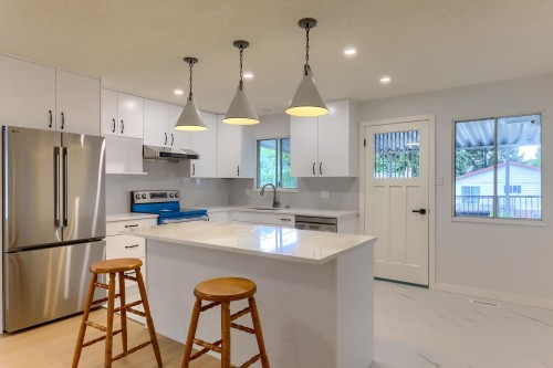 3492 49Th Avenue E, Vancouver, BC - Indoor Photo Showing Kitchen With Upgraded Kitchen