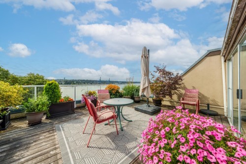 409-5 K De K Court  New Westminster, BC V3M 6B6