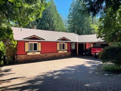 6570 Madrona Crescent  West Vancouver, BC V7W 2J8
