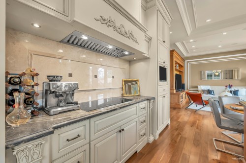 6963 Fremlin Street, Vancouver, BC - Indoor Photo Showing Kitchen With Upgraded Kitchen