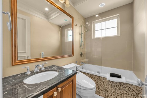 6963 Fremlin Street, Vancouver, BC - Indoor Photo Showing Bathroom